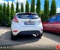 Белый Форд Фиеста, объемом двигателя 1.2 л и пробегом 161 тыс. км за 5000 $, фото 2 на Automoto.ua