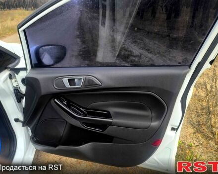 Білий Форд Фієста, об'ємом двигуна 1.5 л та пробігом 190 тис. км за 7500 $, фото 11 на Automoto.ua