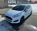 Белый Форд Фиеста, объемом двигателя 1 л и пробегом 141 тыс. км за 4950 $, фото 1 на Automoto.ua