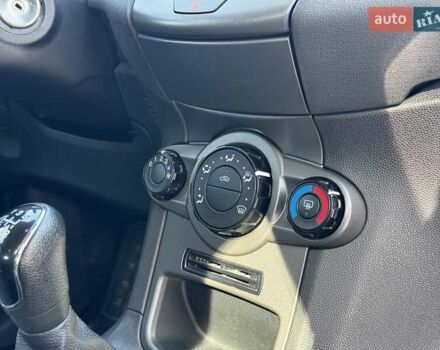 Белый Форд Фиеста, объемом двигателя 1 л и пробегом 108 тыс. км за 6590 $, фото 23 на Automoto.ua