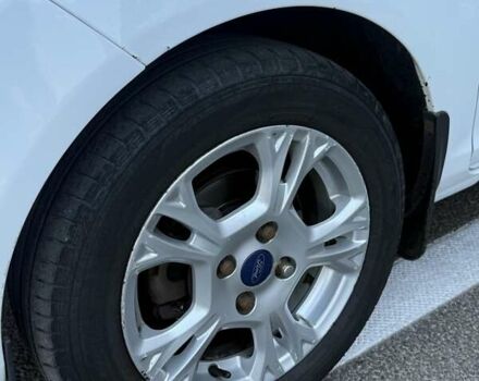 Белый Форд Фиеста, объемом двигателя 1 л и пробегом 121 тыс. км за 8000 $, фото 8 на Automoto.ua