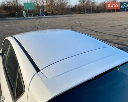 Білий Форд Фієста, об'ємом двигуна 1 л та пробігом 134 тис. км за 5900 $, фото 4 на Automoto.ua