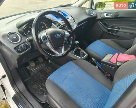 Білий Форд Фієста, об'ємом двигуна 1.5 л та пробігом 129 тис. км за 6500 $, фото 35 на Automoto.ua