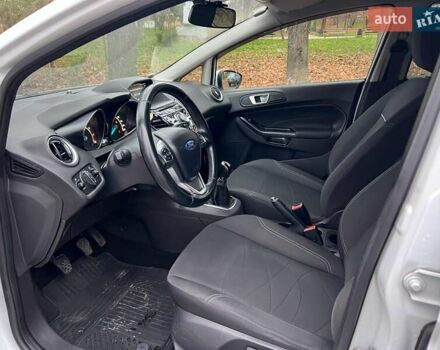 Белый Форд Фиеста, объемом двигателя 1 л и пробегом 151 тыс. км за 6940 $, фото 9 на Automoto.ua