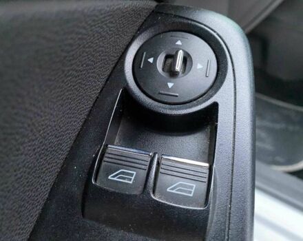 Белый Форд Фиеста, объемом двигателя 1 л и пробегом 200 тыс. км за 4500 $, фото 13 на Automoto.ua