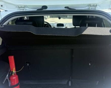 Белый Форд Фиеста, объемом двигателя 1 л и пробегом 121 тыс. км за 8000 $, фото 27 на Automoto.ua