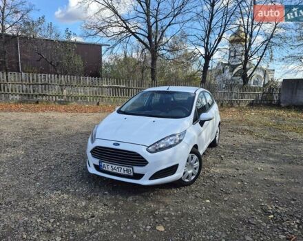 Белый Форд Фиеста, объемом двигателя 1 л и пробегом 130 тыс. км за 5500 $, фото 4 на Automoto.ua
