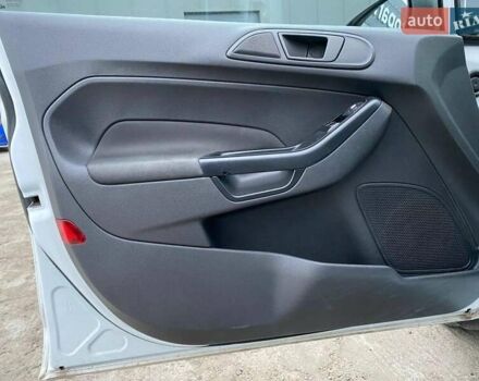 Белый Форд Фиеста, объемом двигателя 1 л и пробегом 200 тыс. км за 4500 $, фото 9 на Automoto.ua