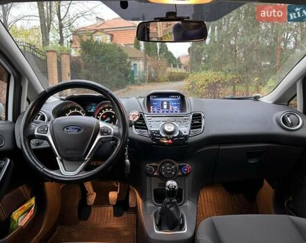 Белый Форд Фиеста, объемом двигателя 1 л и пробегом 151 тыс. км за 6940 $, фото 16 на Automoto.ua