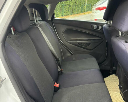 Форд Фиеста 2013 в Шепетовке на Automoto.ua Белый Форд Фиеста, объемом двигателя 1.6 л и пробегом 175 тыс. км за 7100 $, фото 11 на Automoto.ua