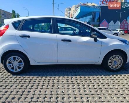 Белый Форд Фиеста, объемом двигателя 1 л и пробегом 69 тыс. км за 7100 $, фото 3 на Automoto.ua