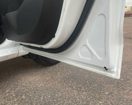 Білий Форд Фієста, об'ємом двигуна 1.25 л та пробігом 112 тис. км за 6750 $, фото 7 на Automoto.ua