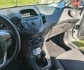 Белый Форд Фиеста, объемом двигателя 1 л и пробегом 78 тыс. км за 6400 $, фото 4 на Automoto.ua