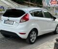 Білий Форд Фієста, об'ємом двигуна 1 л та пробігом 84 тис. км за 7500 $, фото 4 на Automoto.ua