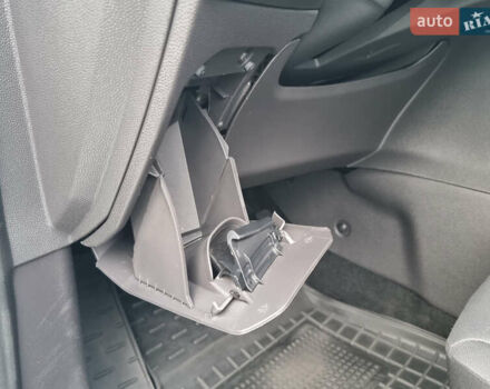 Білий Форд Фієста, об'ємом двигуна 1 л та пробігом 60 тис. км за 9900 $, фото 65 на Automoto.ua