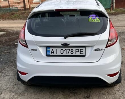 Білий Форд Фієста, об'ємом двигуна 1 л та пробігом 185 тис. км за 5100 $, фото 3 на Automoto.ua