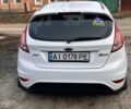 Білий Форд Фієста, об'ємом двигуна 1 л та пробігом 185 тис. км за 5100 $, фото 3 на Automoto.ua