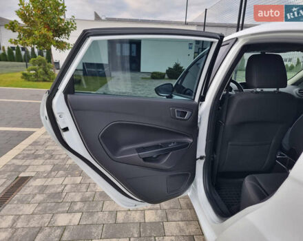 Білий Форд Фієста, об'ємом двигуна 1 л та пробігом 60 тис. км за 9900 $, фото 72 на Automoto.ua