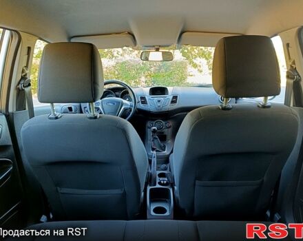 Білий Форд Фієста, об'ємом двигуна 1 л та пробігом 93 тис. км за 4990 $, фото 7 на Automoto.ua