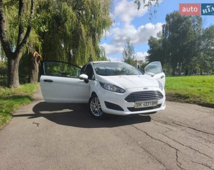 Белый Форд Фиеста, объемом двигателя 1.24 л и пробегом 155 тыс. км за 5500 $, фото 1 на Automoto.ua