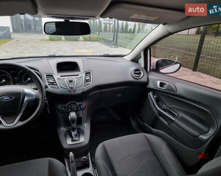 Білий Форд Фієста, об'ємом двигуна 1 л та пробігом 60 тис. км за 9900 $, фото 85 на Automoto.ua