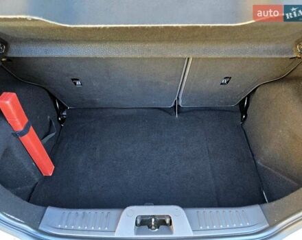 Білий Форд Фієста, об'ємом двигуна 1 л та пробігом 60 тис. км за 9999 $, фото 45 на Automoto.ua