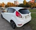 Белый Форд Фиеста, объемом двигателя 1 л и пробегом 25 тыс. км за 8500 $, фото 4 на Automoto.ua