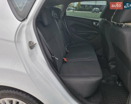 Білий Форд Фієста, об'ємом двигуна 1 л та пробігом 60 тис. км за 9900 $, фото 83 на Automoto.ua