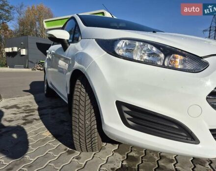 Білий Форд Фієста, об'ємом двигуна 1 л та пробігом 171 тис. км за 6499 $, фото 6 на Automoto.ua