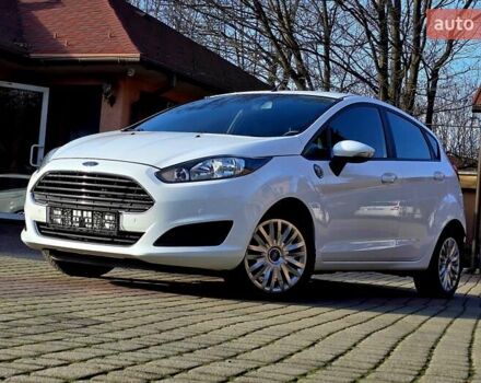 Білий Форд Фієста, об'ємом двигуна 1 л та пробігом 60 тис. км за 9999 $, фото 2 на Automoto.ua