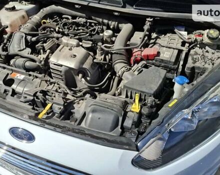 Білий Форд Фієста, об'ємом двигуна 1 л та пробігом 82 тис. км за 7900 $, фото 16 на Automoto.ua