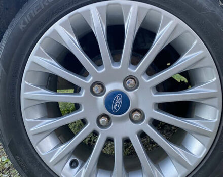 Белый Форд Фиеста, объемом двигателя 1 л и пробегом 142 тыс. км за 6700 $, фото 17 на Automoto.ua