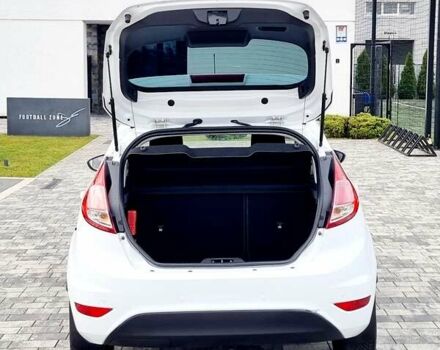 Білий Форд Фієста, об'ємом двигуна 1 л та пробігом 60 тис. км за 9900 $, фото 32 на Automoto.ua