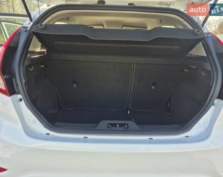 Білий Форд Фієста, об'ємом двигуна 1 л та пробігом 171 тис. км за 6499 $, фото 18 на Automoto.ua