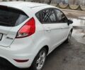 Белый Форд Фиеста, объемом двигателя 1 л и пробегом 129 тыс. км за 5900 $, фото 1 на Automoto.ua