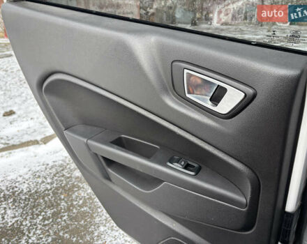 Белый Форд Фиеста, объемом двигателя 1.6 л и пробегом 123 тыс. км за 8999 $, фото 15 на Automoto.ua