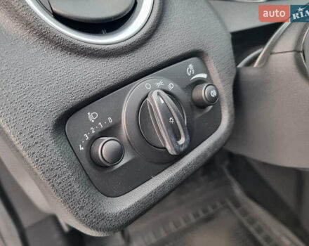 Білий Форд Фієста, об'ємом двигуна 1 л та пробігом 60 тис. км за 9900 $, фото 63 на Automoto.ua