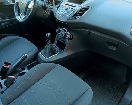 Білий Форд Фієста, об'ємом двигуна 1 л та пробігом 93 тис. км за 4990 $, фото 5 на Automoto.ua