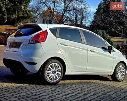 Білий Форд Фієста, об'ємом двигуна 1 л та пробігом 60 тис. км за 9999 $, фото 14 на Automoto.ua