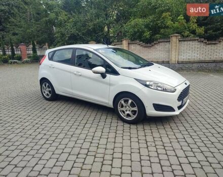 Білий Форд Фієста, об'ємом двигуна 1 л та пробігом 110 тис. км за 8000 $, фото 4 на Automoto.ua