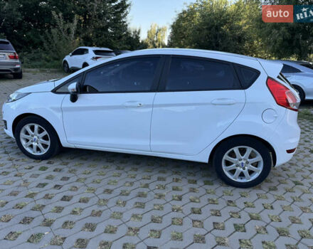 Білий Форд Фієста, об'ємом двигуна 1 л та пробігом 85 тис. км за 8500 $, фото 7 на Automoto.ua