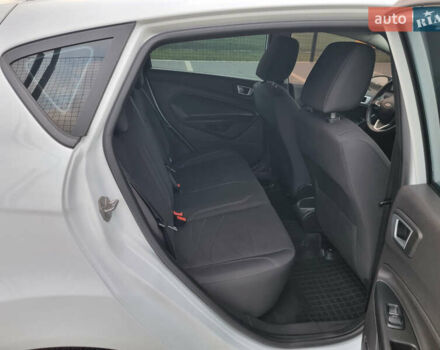 Білий Форд Фієста, об'ємом двигуна 1 л та пробігом 60 тис. км за 9900 $, фото 82 на Automoto.ua