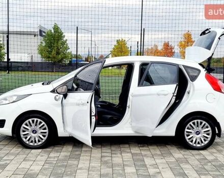 Білий Форд Фієста, об'ємом двигуна 1 л та пробігом 60 тис. км за 9900 $, фото 46 на Automoto.ua