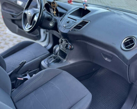 Білий Форд Фієста, об'ємом двигуна 1 л та пробігом 85 тис. км за 8500 $, фото 24 на Automoto.ua