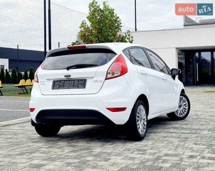 Білий Форд Фієста, об'ємом двигуна 1 л та пробігом 60 тис. км за 9900 $, фото 102 на Automoto.ua