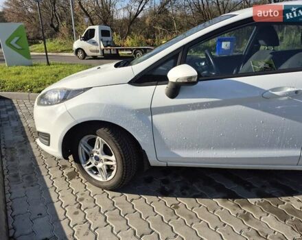 Білий Форд Фієста, об'ємом двигуна 1 л та пробігом 171 тис. км за 6499 $, фото 5 на Automoto.ua