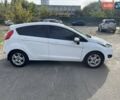 Белый Форд Фиеста, объемом двигателя 1 л и пробегом 150 тыс. км за 7800 $, фото 1 на Automoto.ua