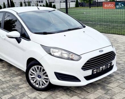 Білий Форд Фієста, об'ємом двигуна 1 л та пробігом 60 тис. км за 9900 $, фото 16 на Automoto.ua