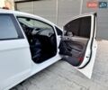 Белый Форд Фиеста, объемом двигателя 1 л и пробегом 59 тыс. км за 9899 $, фото 92 на Automoto.ua
