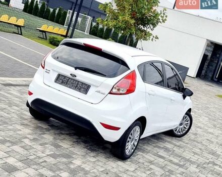 Білий Форд Фієста, об'ємом двигуна 1 л та пробігом 60 тис. км за 9900 $, фото 104 на Automoto.ua